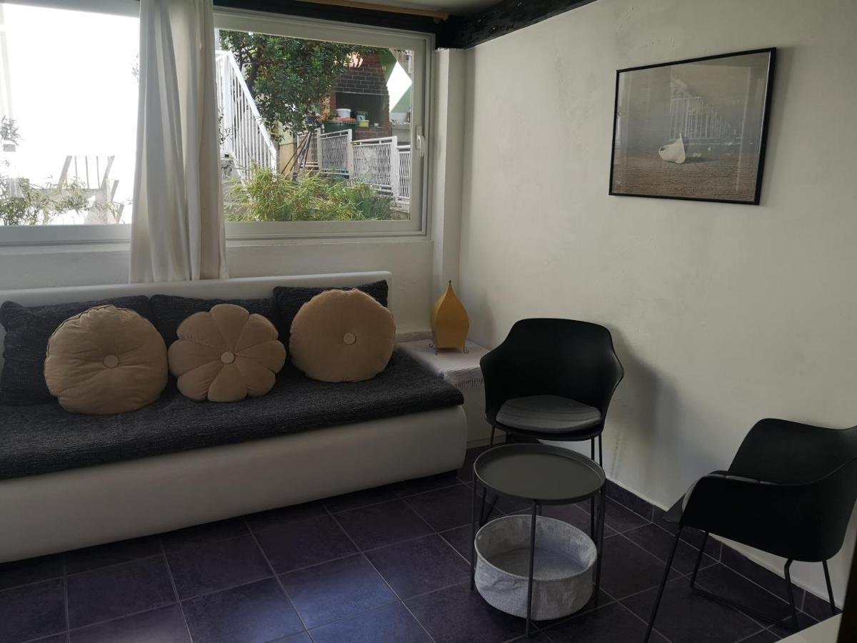 Holiday home Mala Kuca Ispod Borova *