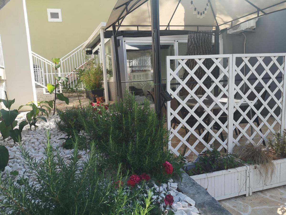 Holiday home Mala Kuca Ispod Borova Primosten